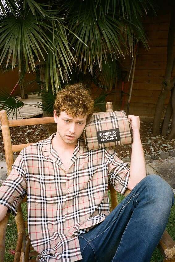 // צילום וקריאייטיב: סיימון אלמלם